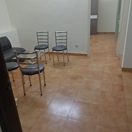 Hotel Nathu Palace Ню Делхи Екстериор снимка