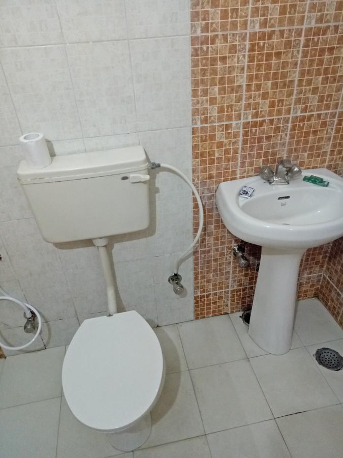Hotel Nathu Palace Ню Делхи Екстериор снимка