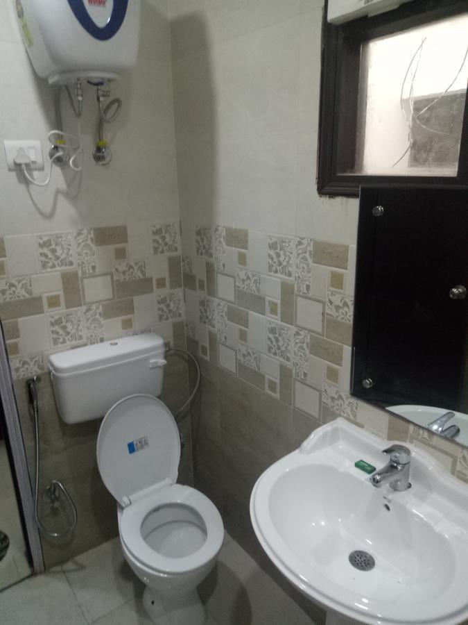 Hotel Nathu Palace Ню Делхи Екстериор снимка