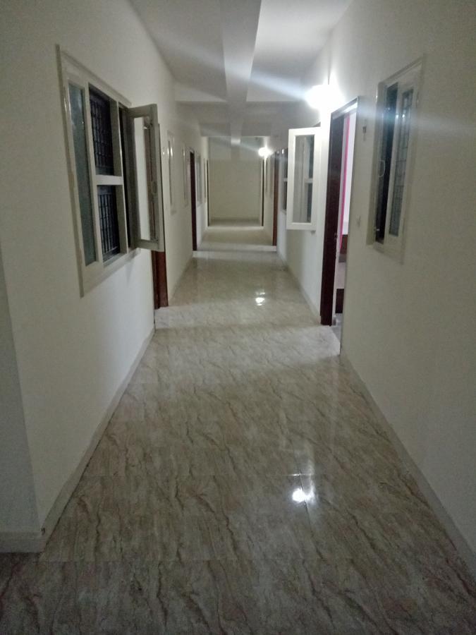 Hotel Nathu Palace Ню Делхи Екстериор снимка